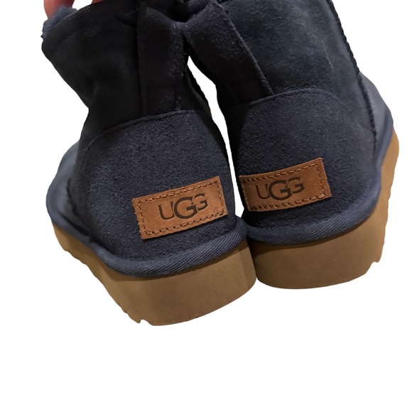 UGG booties with blue suede upper - Picture 3 of 6